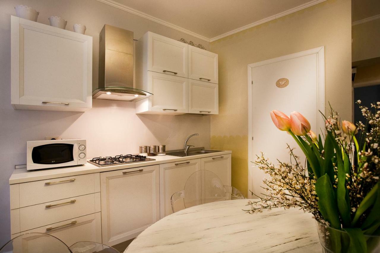 Casa Di Charme "Rosa-Rosae" Lägenhet Verona Exteriör bild