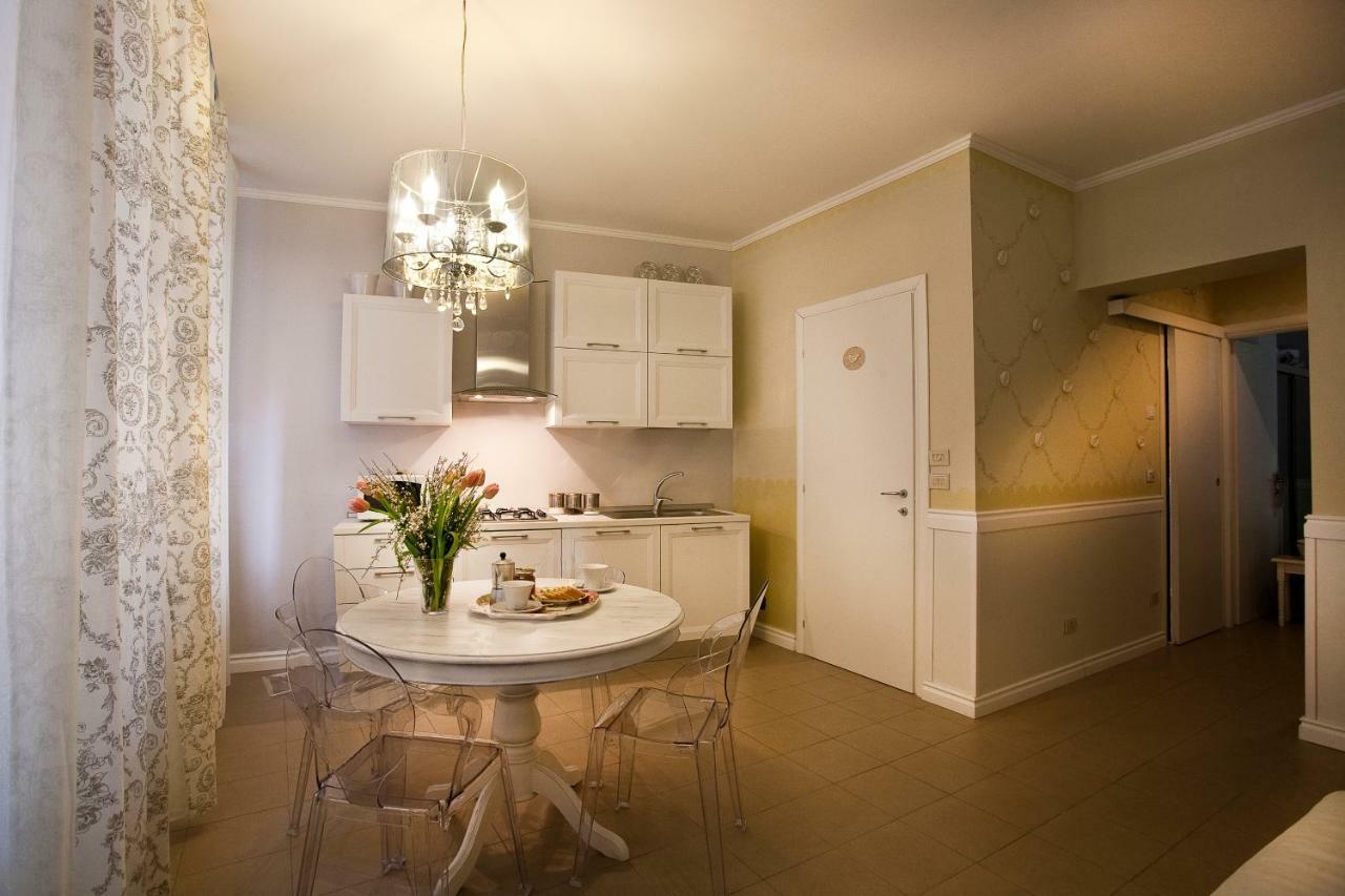 Casa Di Charme "Rosa-Rosae" Lägenhet Verona Exteriör bild
