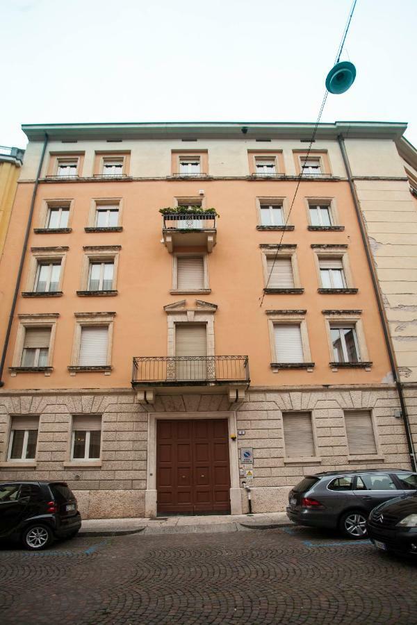 Casa Di Charme "Rosa-Rosae" Lägenhet Verona Exteriör bild